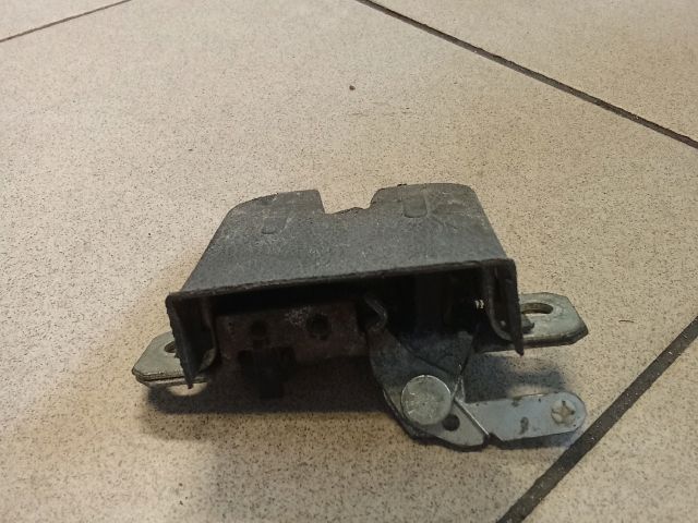 bontott VW POLO IV Csomagtérajtó Zárszerkezet