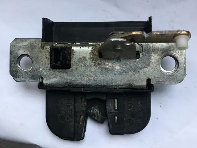 bontott VW POLO IV Csomagtérajtó Zárszerkezet