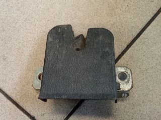 bontott VW POLO IV Csomagtérajtó Zárszerkezet