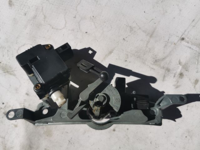 bontott VW POLO IV Csomagtérajtó Zárszerkezet