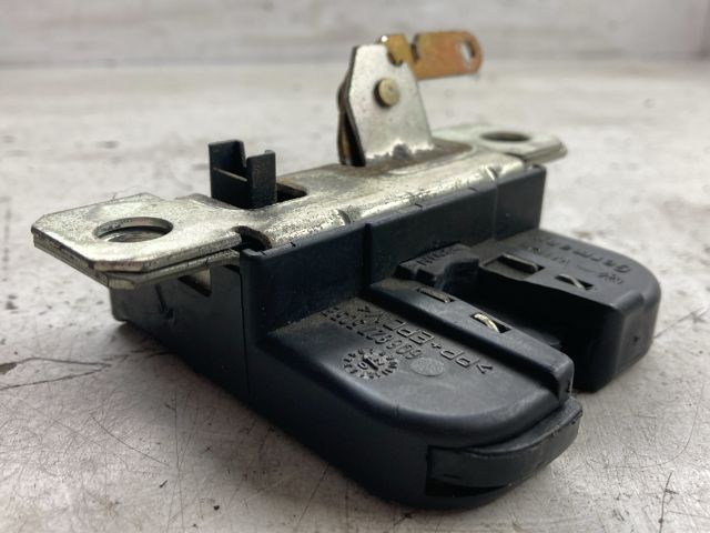 bontott VW POLO IV Csomagtérajtó Zárszerkezet