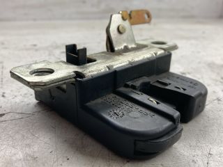 bontott VW POLO IV Csomagtérajtó Zárszerkezet