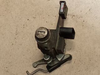 bontott VW POLO IV Csomagtérajtó Zárszerkezet