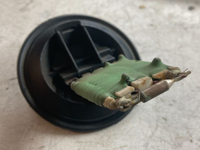 bontott VW POLO IV Előtét Ellenállás Fűtőmotor