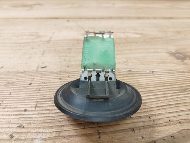 bontott VW POLO IV Előtét Ellenállás Fűtőmotor