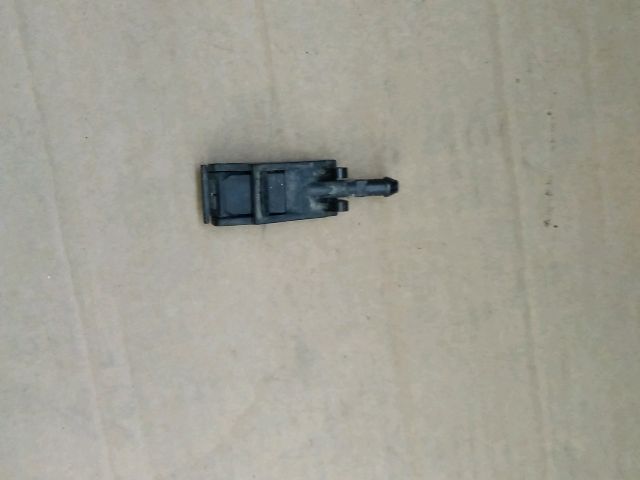 bontott VW POLO IV Első Ablakmosó Fúvóka