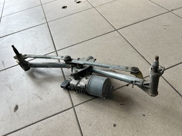 bontott VW POLO IV Első Ablaktörlő Szerkezet Motorral