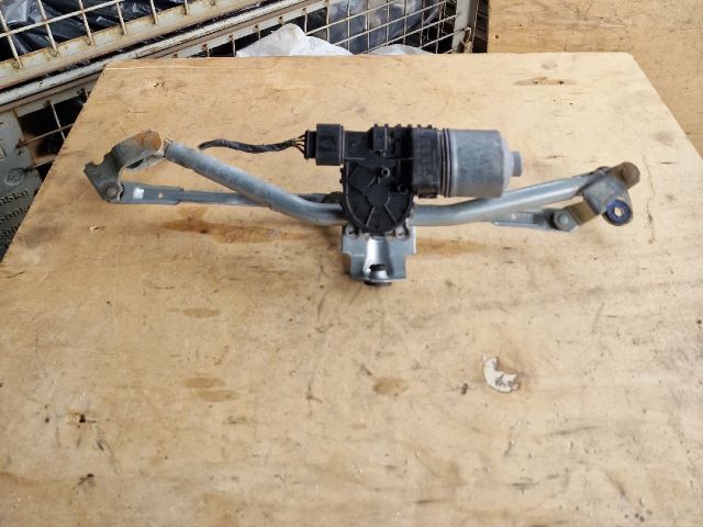 bontott VW POLO IV Első Ablaktörlő Szerkezet Motorral