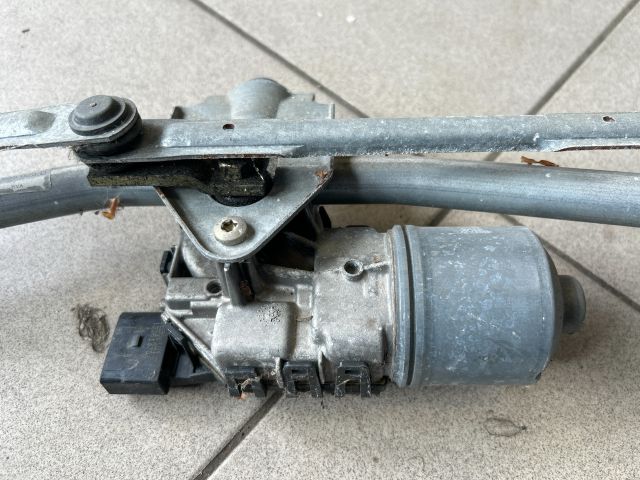 bontott VW POLO IV Első Ablaktörlő Szerkezet Motorral