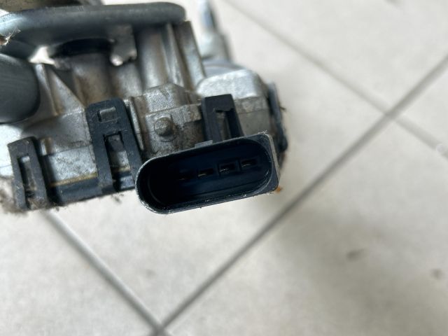 bontott VW POLO IV Első Ablaktörlő Szerkezet Motorral