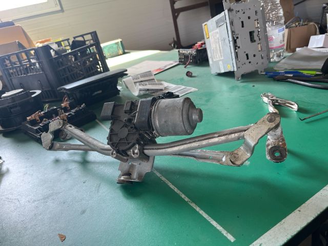 bontott VW POLO IV Első Ablaktörlő Szerkezet Motorral