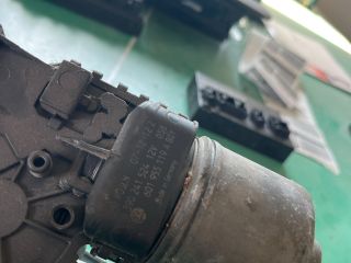 bontott VW POLO IV Első Ablaktörlő Szerkezet Motorral