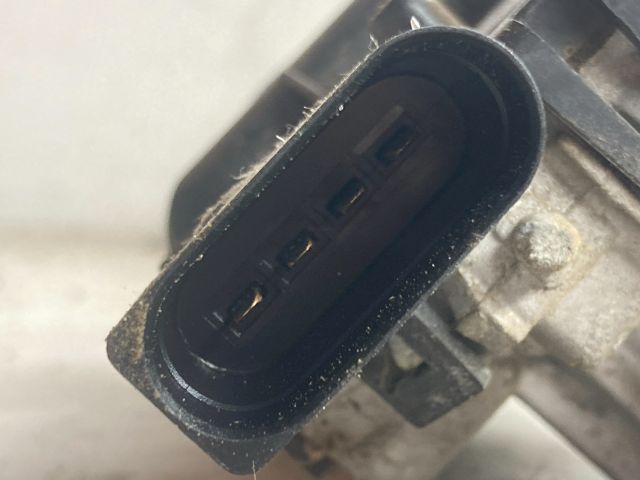 bontott VW POLO IV Első Ablaktörlő Szerkezet Motorral