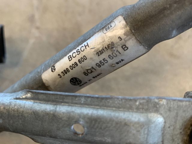 bontott VW POLO IV Első Ablaktörlő Szerkezet Motorral