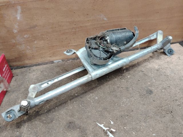 bontott VW POLO IV Első Ablaktörlő Szerkezet Motorral