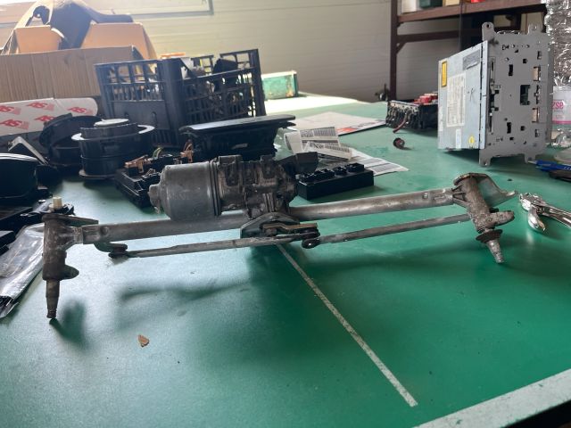 bontott VW POLO IV Első Ablaktörlő Szerkezet Motorral