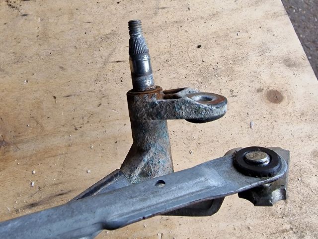 bontott VW POLO IV Első Ablaktörlő Szerkezet Motorral