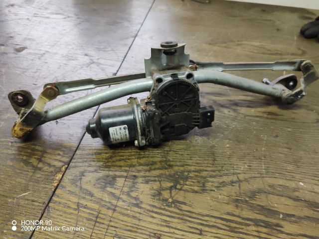 bontott VW POLO IV Első Ablaktörlő Szerkezet Motorral