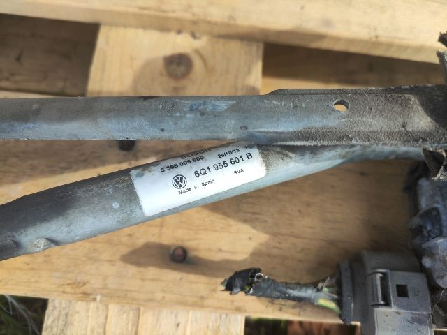 bontott VW POLO IV Első Ablaktörlő Szerkezet Motorral