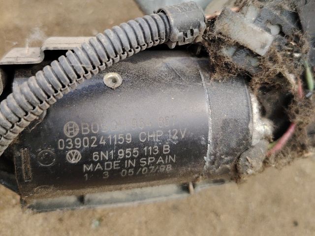 bontott VW POLO IV Első Ablaktörlő Szerkezet Motorral