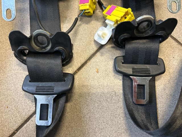 bontott VW POLO IV Első Biztonsági Öv Pár (Feszítővel)