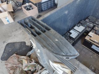 bontott VW POLO IV Első Lökhárító Bal Díszrács