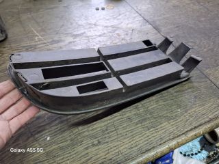 bontott VW POLO IV Első Lökhárító Bal Díszrács