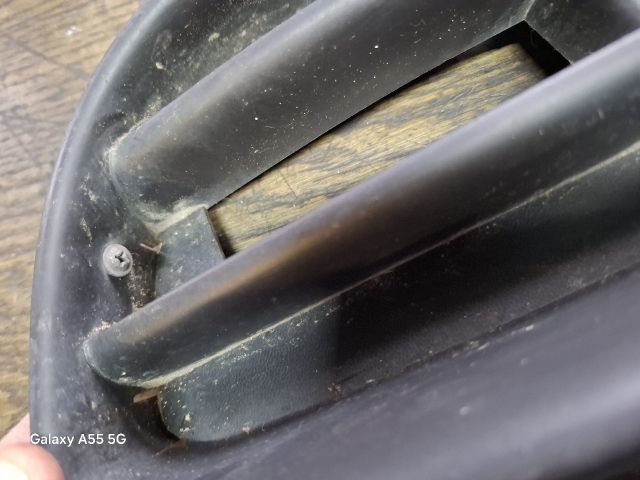 bontott VW POLO IV Első Lökhárító Bal Díszrács