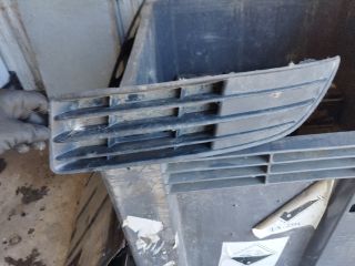 bontott VW POLO IV Első Lökhárító Bal Díszrács