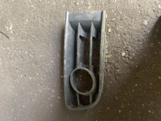 bontott VW POLO IV Első Lökhárító Jobb Díszrács