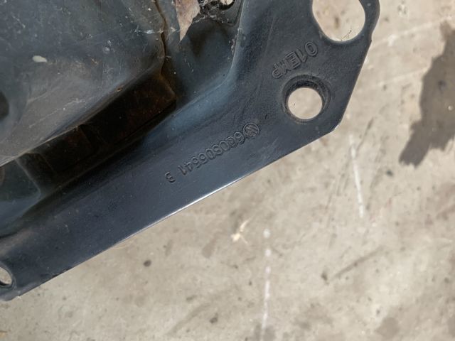 bontott VW POLO IV Első Lökhárító Merevítő (Fém)