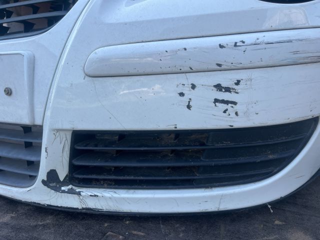 bontott VW POLO IV Első Lökhárító (Részeivel)