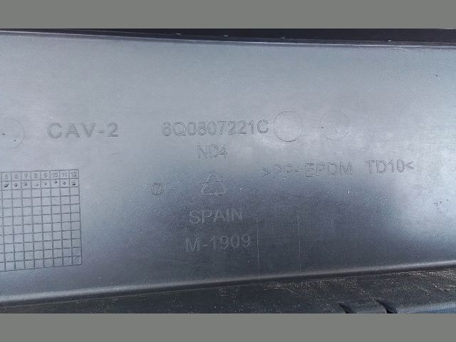 bontott VW POLO IV Első Lökhárító (Részeivel)