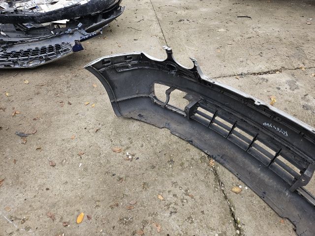 bontott VW POLO IV Első Lökhárító (Részeivel)