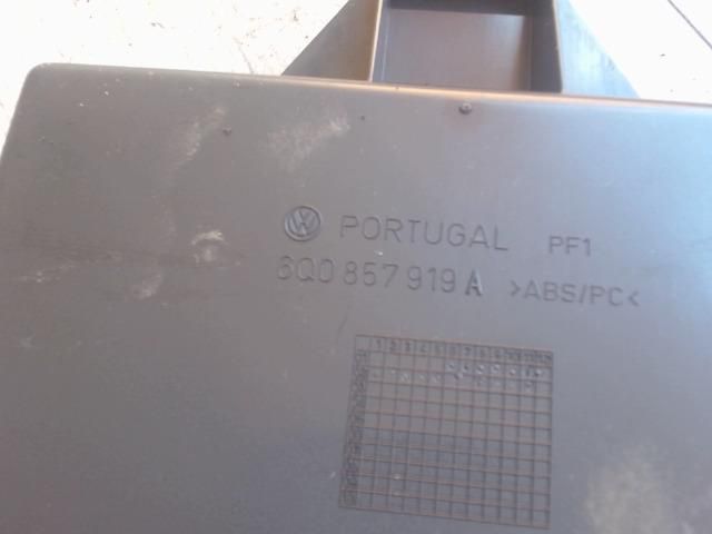 bontott VW POLO IV Első Tároló Rekesz