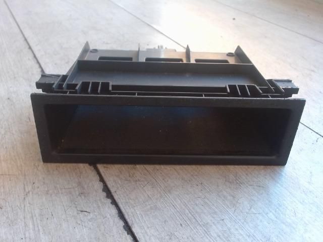 bontott VW POLO IV Első Tároló Rekesz