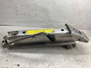 bontott VW POLO IV Emelő