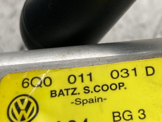 bontott VW POLO IV Emelő