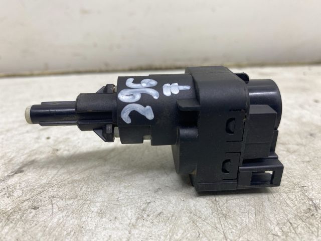 bontott VW POLO IV Fék Pedál Kapcsoló