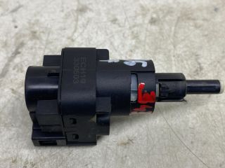 bontott VW POLO IV Fék Pedál Kapcsoló