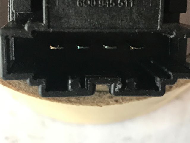 bontott VW POLO IV Fék Pedál Kapcsoló