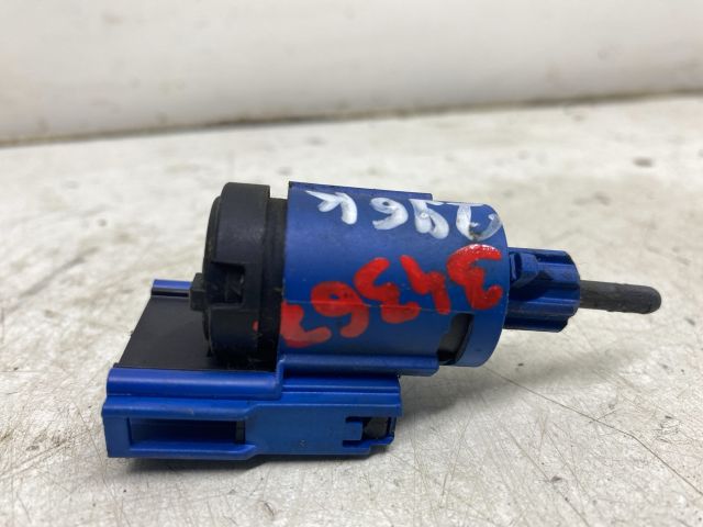 bontott VW POLO IV Fék Pedál Kapcsoló