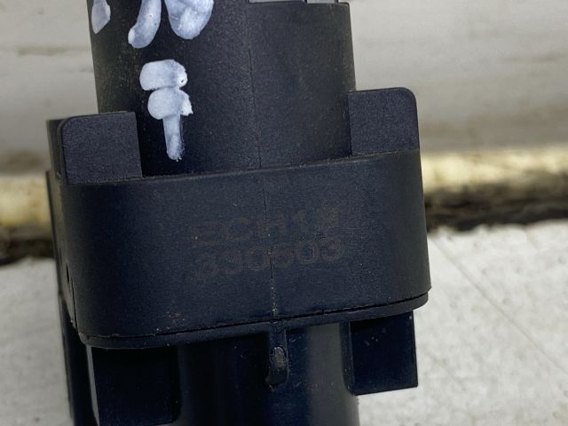 bontott VW POLO IV Fék Pedál Kapcsoló