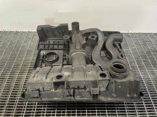 bontott VW POLO IV Felső Hűtőburkolat