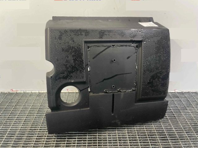 bontott VW POLO IV Felső Hűtőburkolat