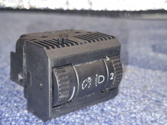 bontott VW POLO IV Fényszórómagasság Állító Kapcsoló