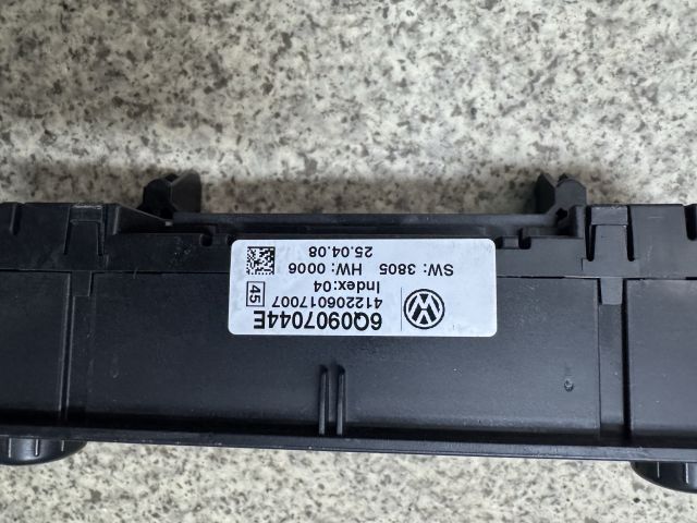 bontott VW POLO IV Fűtéskapcsoló (digit klímás)