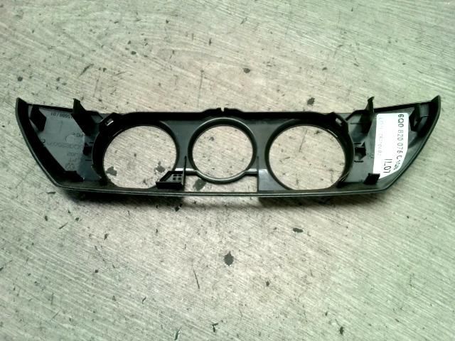 bontott VW POLO IV Fűtéskapcsoló Keret