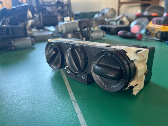 bontott VW POLO IV Fűtéskapcsoló (manuális klímás)