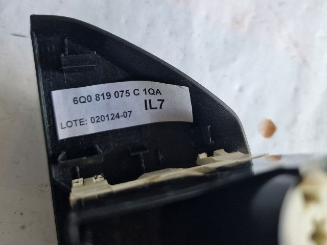 bontott VW POLO IV Fűtéskapcsoló (Nem klímás)